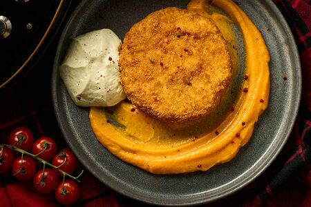 Большая рыбная котлета