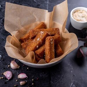 Гренки с чесночным соусом