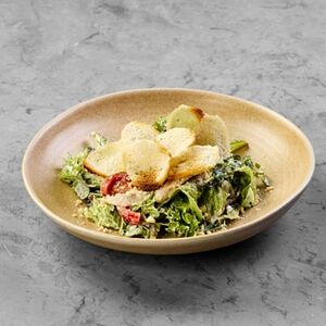 Салат Цезарь с курицей