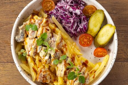 Фрайс бокс с куриным филе и грибами