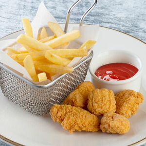 Куриные наггетсы с кетчупом