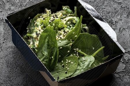 Салат Чука со шпинатом и кабачком