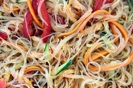 Фунчоза с кур и овощами