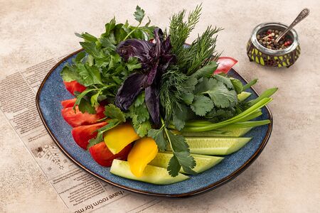 Букет из свежих овощей и зелени