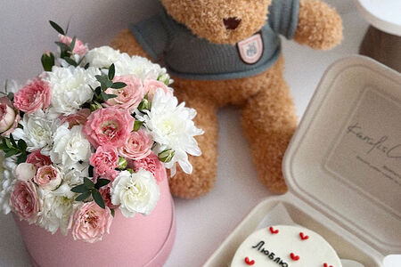 Бенто-торт Люблю тебя Сердечки и мишка с цветами 