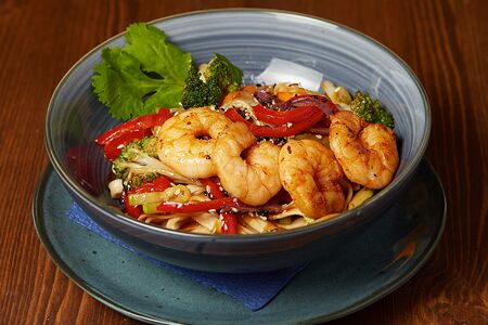 Вок с креветками