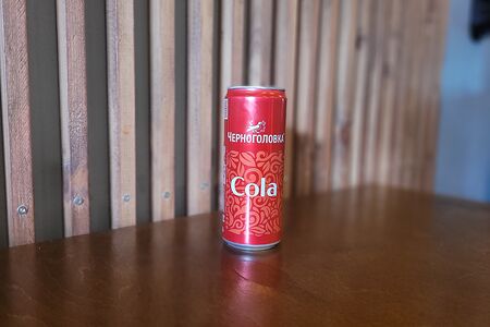 Черноголовка Кола железная банка