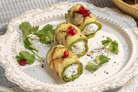 Рулетики из цукини на гриле