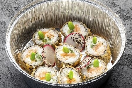 Тёплый ролл с лососем и сливочным сыром