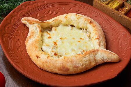 Аджарули с грибами и курицей