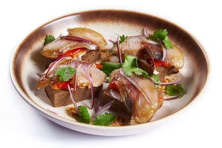 Тапасы с копченым омулем