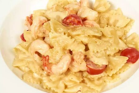 Детская паста в сливочном соусе с креветками