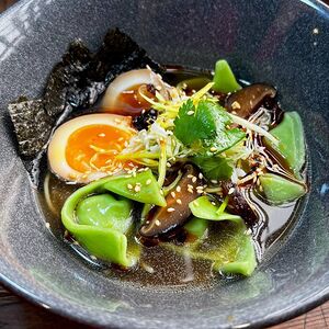 Green noodle soup