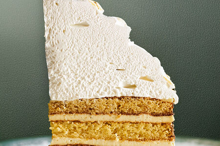 Ванильный торт с меренгой