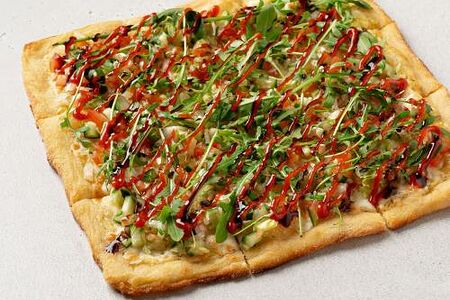 Римская пицца с цыплёнком