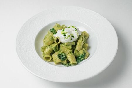 Конкильоне, страчателла и шпинат