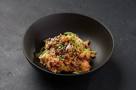 Японский рис с морепродуктами в терияки