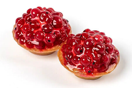 Пирожное Корзиночка с красной смородиной