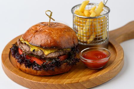 Классический бургер из говядины