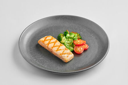 Лосось с овощами на гриле