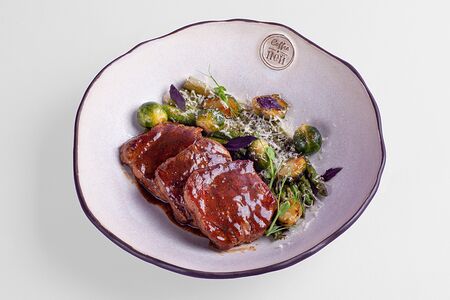 Медальоны из говяжьей вырезки