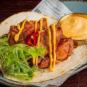 Крылья гриль и соус кимчи