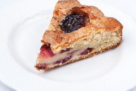 Домашний сливовый пирог