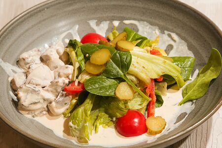 Тёплый салат из телятины