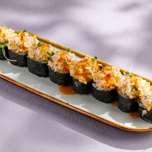 Ролл с креветкой и персиком