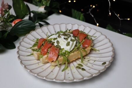 Вафли с лососем