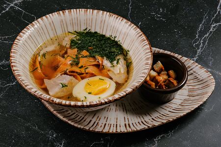 Куриный бульон с домашней лапшой