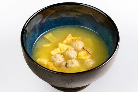 Суп с фрикадельками и домашней лапшой