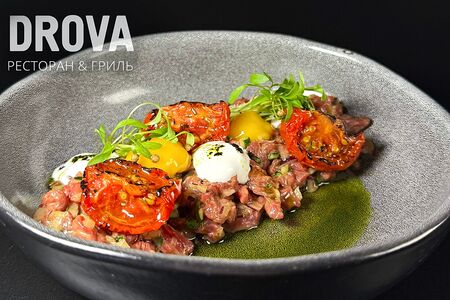 Тар тар из бычка с козьим сыром и копчеными томатами