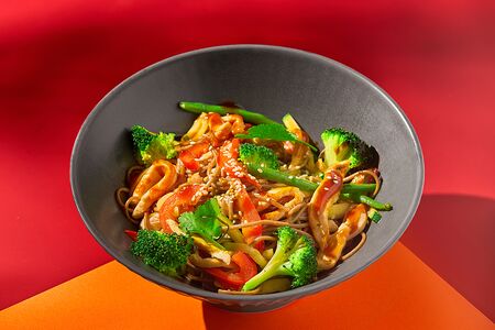 Гречневая лапша с курицей