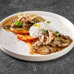 Драники с грибами и трюфельным крем-чиз