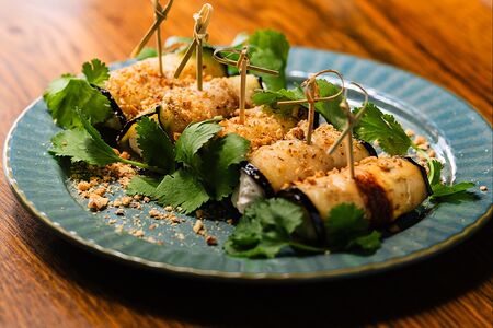 Рулетики из баклажанов