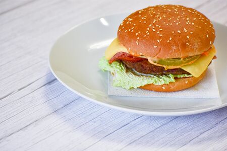 Бургер с морковью по-корейски