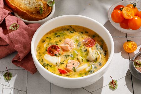 Сливочный суп с лососем и треской