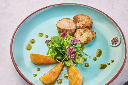 Утиная грудка с фруктами