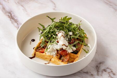 Сырная вафля а-ля Капрезе