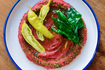 Хумус из свёклы с лимонным перцем