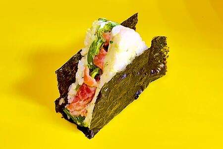 Лосось в ореховом соусе 