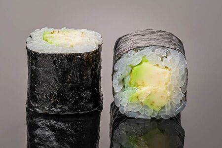 Ролл Маки Авокадо