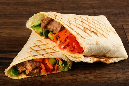 Шаурма с говяжьей котлетой