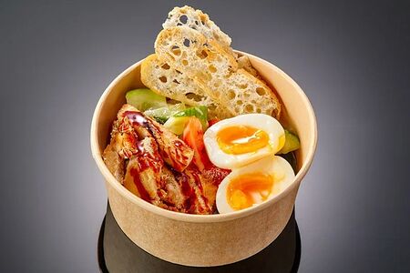 Салат с цыпленком и соусом Унаги