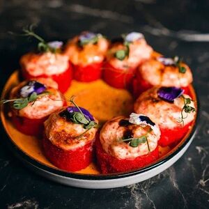 Запечённый с креветкой и лососем