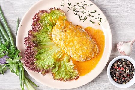 Голубец ленивый с соусом