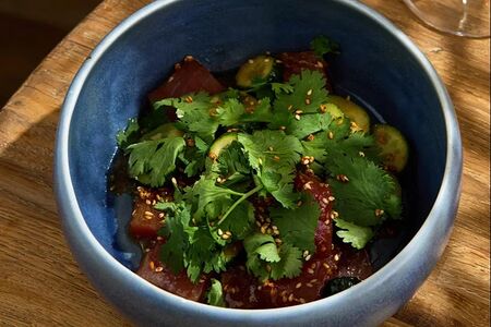 Татаки из тунца в пряном соусе