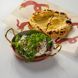 Классическая шакшука с фетой и зеленью