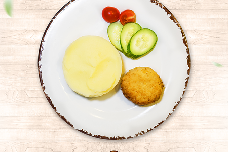 Котлетка из индюка с картофельным пюре